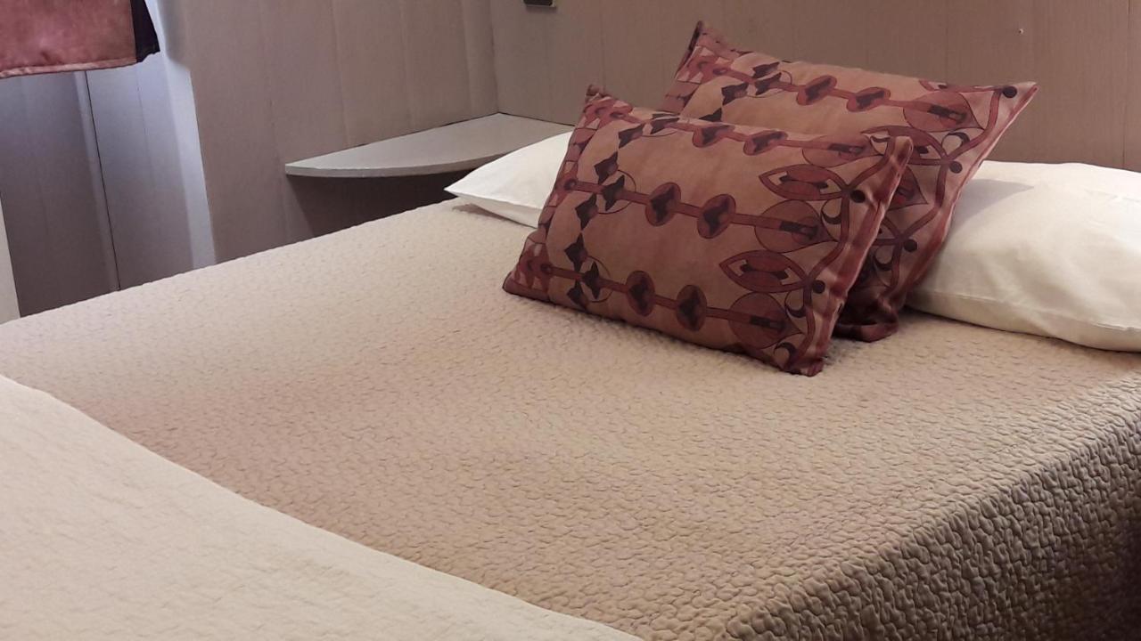 אביניון Hotel Mignon מראה חיצוני תמונה